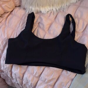 Black Women's Wilo ribbed sports bra (sold out indefinitely) NEW WOT NEVER WORN